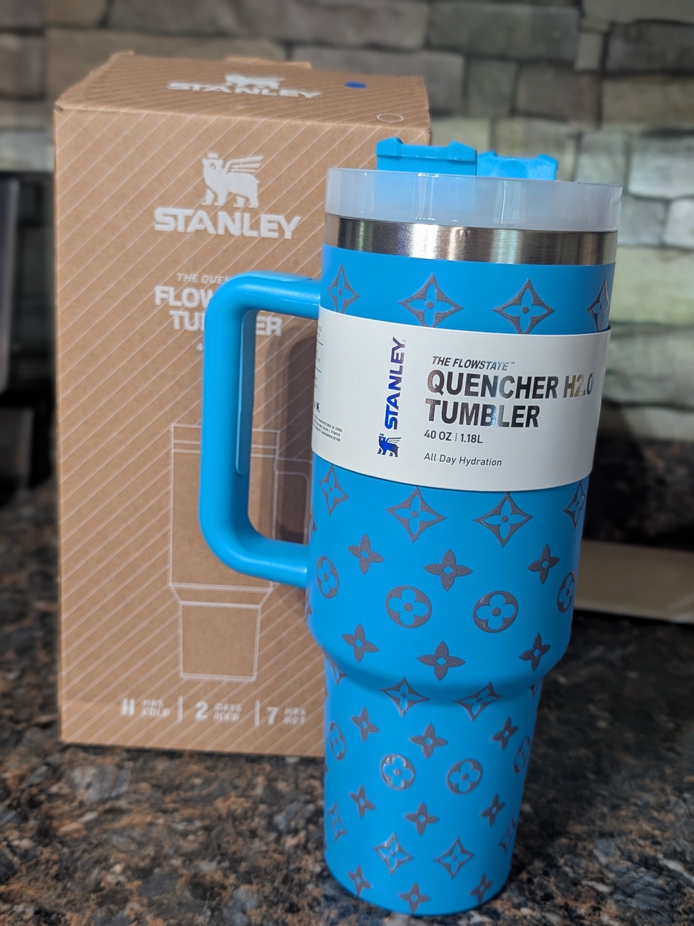 Stanley Blue Patterned Quencher H2.0 Tumbler with Handle